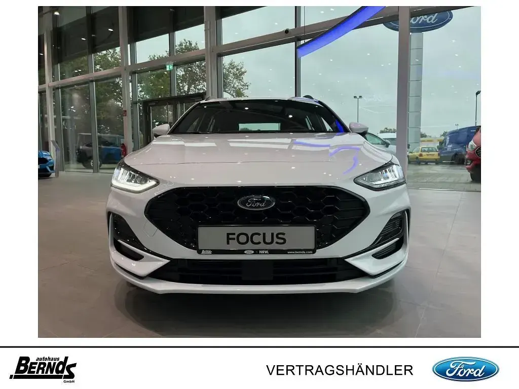 Neu Ford Focus ST-Line 125 PS (91 kW) 2026 Frozen white Kombi