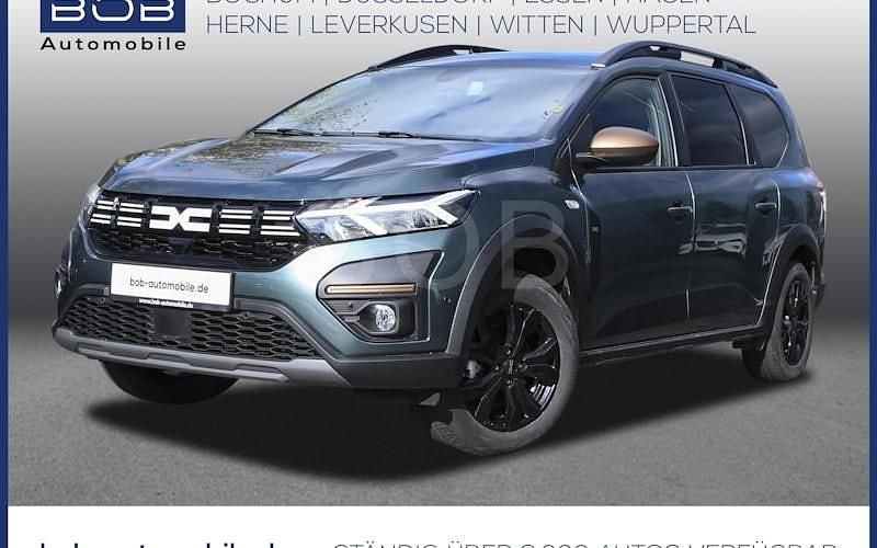 Zedergrün (grün) Gebraucht 2023 Dacia Jogger Extreme Van / Kleinbus | 23.988 € (Fairer Preis) - Bild 1/4