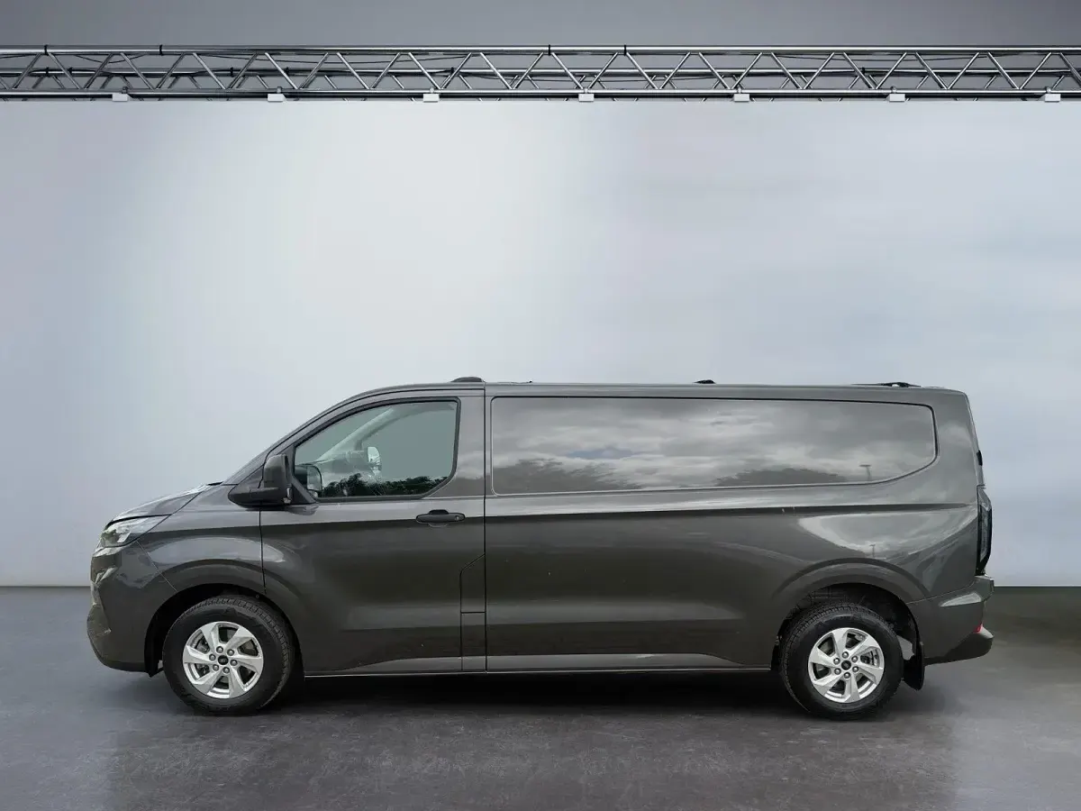 Gebraucht Ford Transit Custom Trend 170 PS (125 kW) 2024 Magneticgrau Limousine