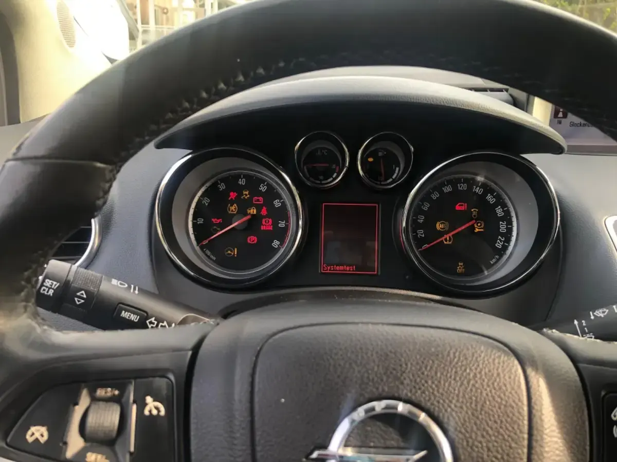 Gebraucht Opel Meriva 95 PS (69 kW) 2010 Braun Van / Kleinbus