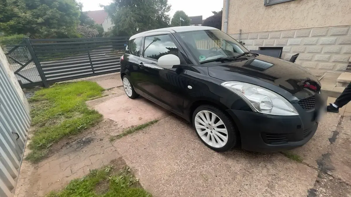 Gebraucht Suzuki Swift 93 PS (68 kW) 2012 Schwarz Kleinwagen