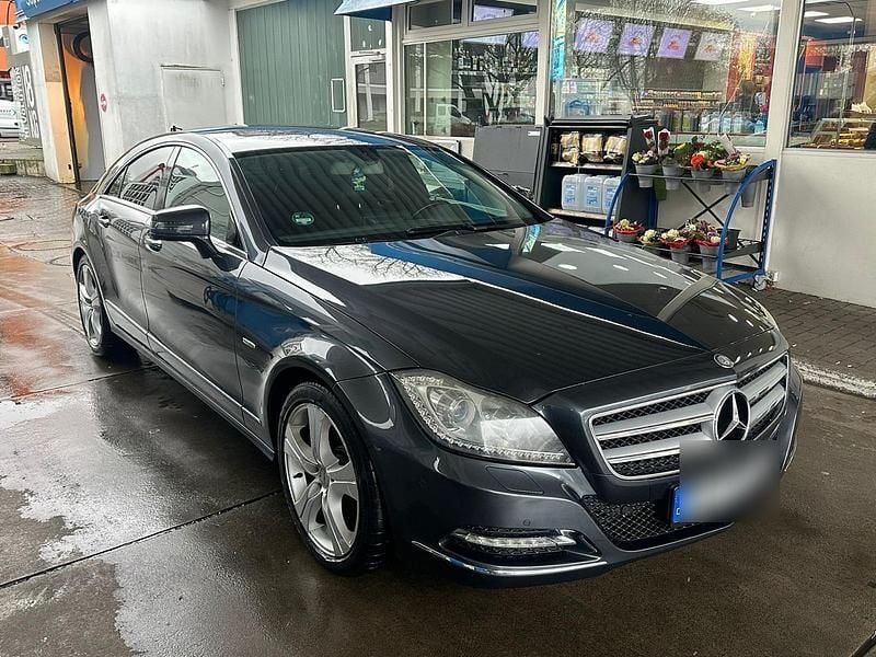 Grau Gebraucht 2011 Mercedes CLS350 Coupé | 9.100 € - Bild 1/4