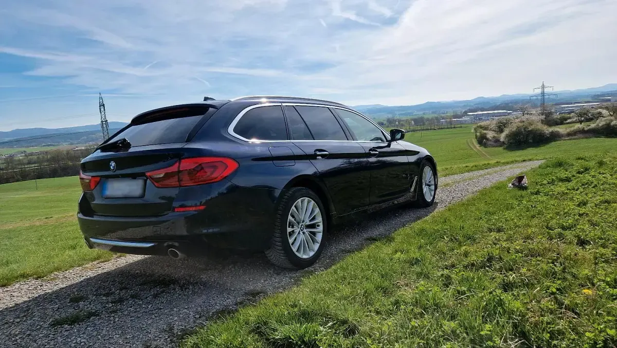 Gebraucht BMW 530 Luxury Line 265 PS (194 kW) 2017 Blau Kombi