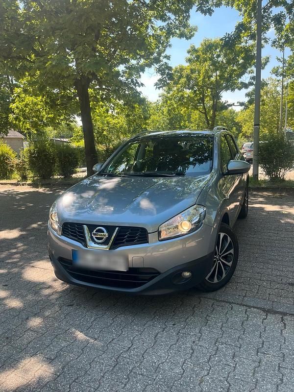 Grau Gebraucht 2012 Nissan Qashqai SUV | 6.450 € - Bild 1/4