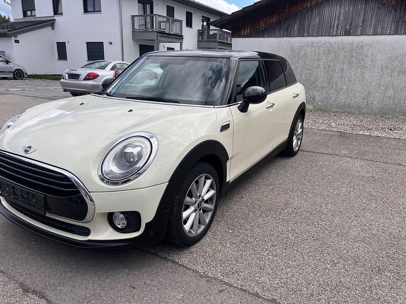 Weiß Gebraucht 2018 Mini Cooper Clubman Kombi | 14.900 € (Superpreis) - Bild 1/4