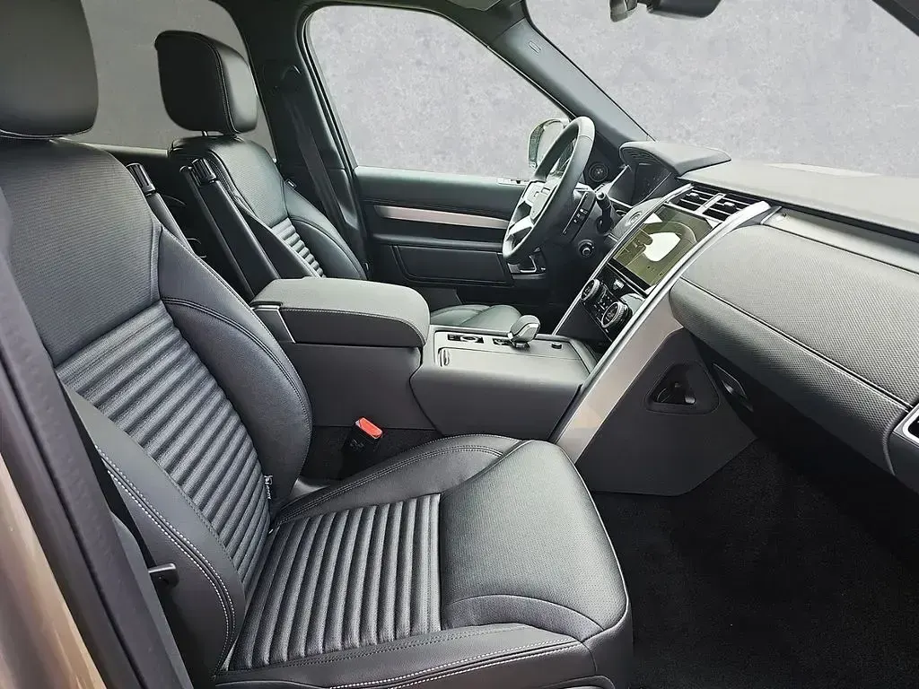 Neu Land Rover Discovery SE Dynamic 249 PS (183 kW) 2026 Braun SUV