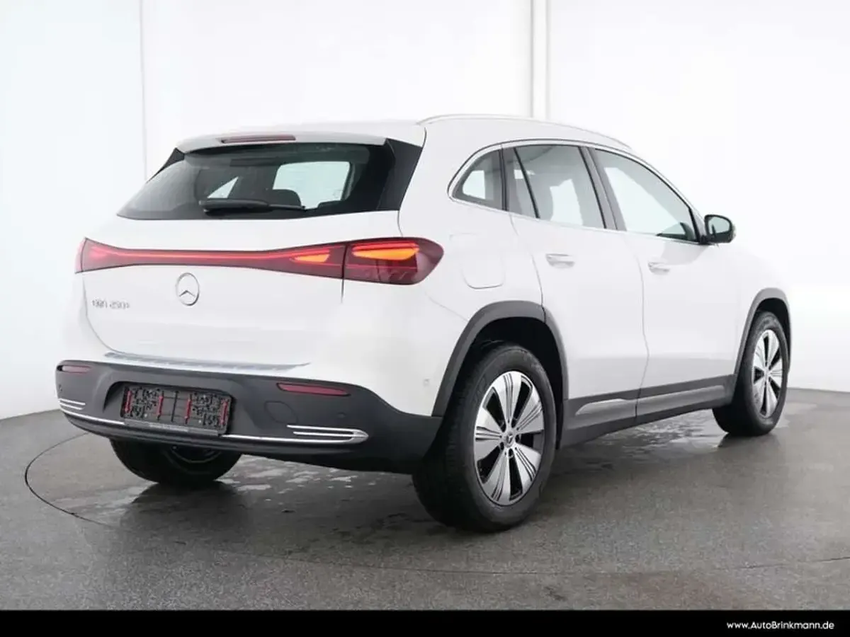 Gebraucht Mercedes EQA250+ Progressive 139 kW (190 PS) 2025 Weiß SUV