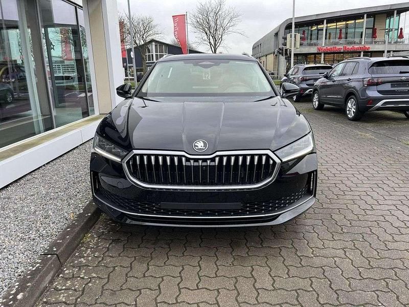 Neu Skoda Superb Selection 150 PS (110 kW) 2025 Schwarz Kombi