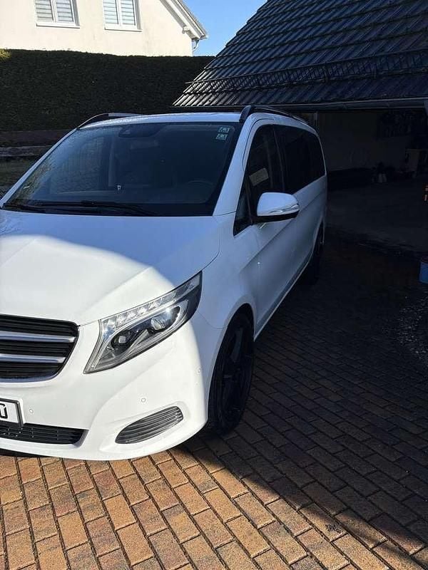 Gebraucht Mercedes V220 Edition 190 PS (139 kW) 2015 Weiß Van / Kleinbus