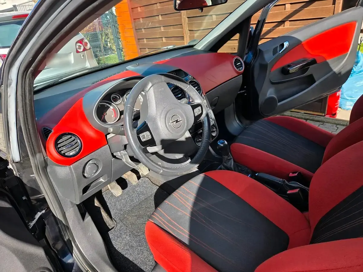 Gebraucht Opel Corsa 75 PS (55 kW) 2010 Schwarz Kleinwagen