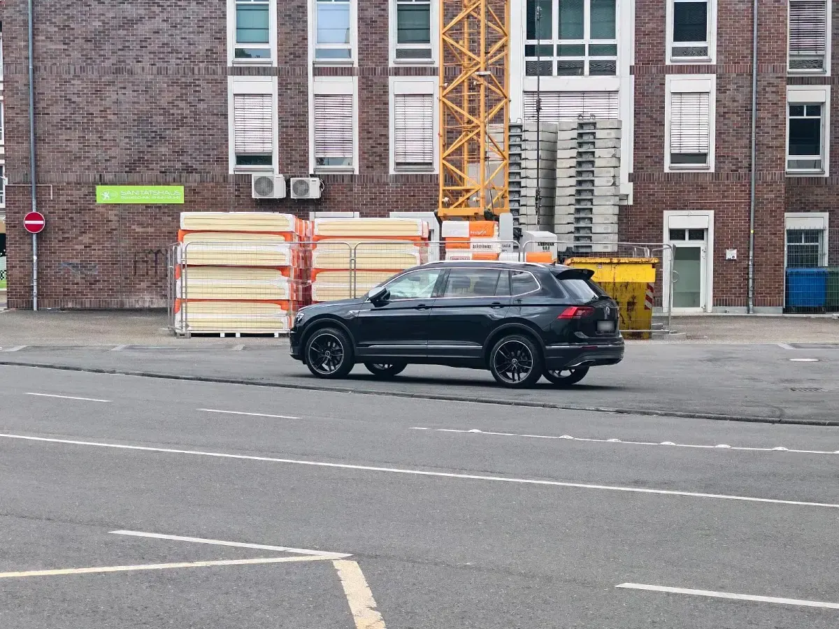 Gebraucht VW Tiguan 190 PS (139 kW) 2019 Schwarz SUV