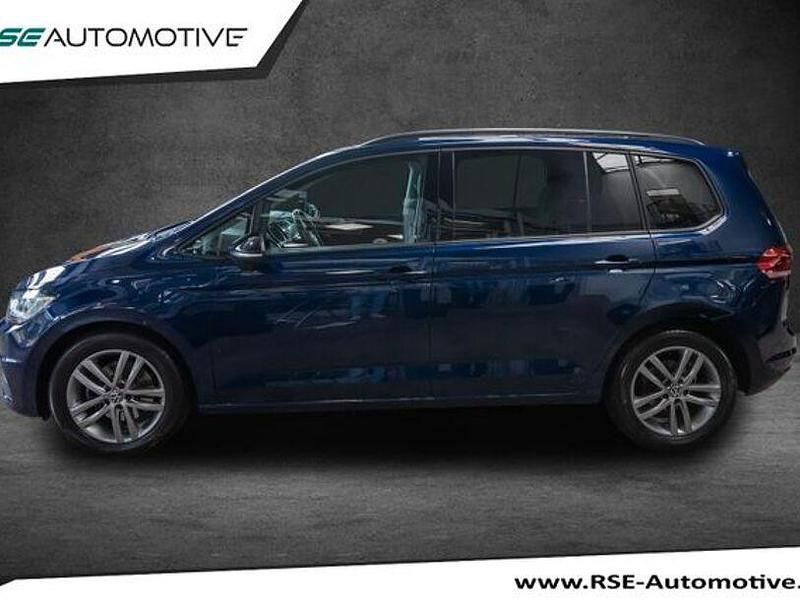 Gebraucht VW Touran Highline 150 PS (110 kW) 2020 Blau Van / Kleinbus