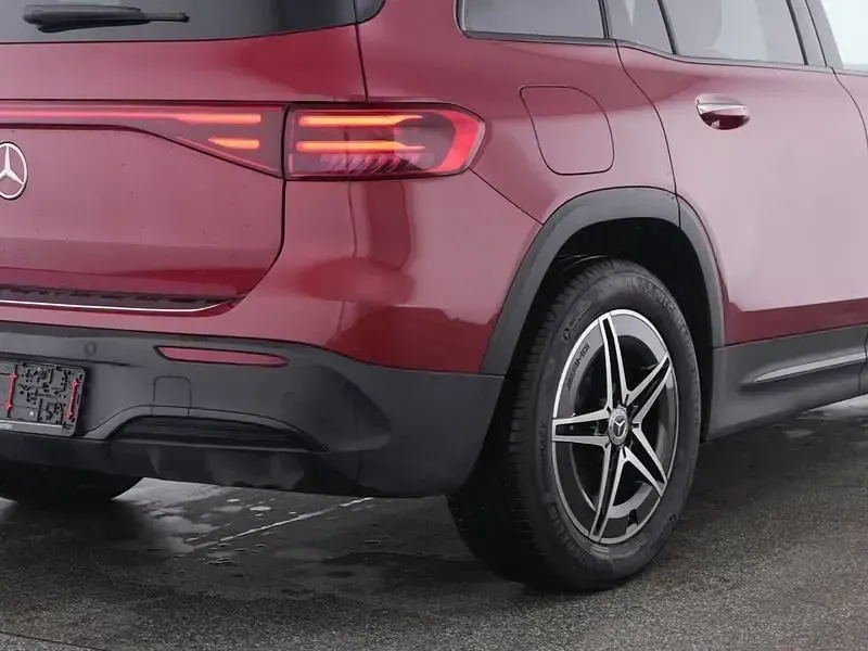 Gebraucht Mercedes EQB250+ AMG 140 kW (191 PS) 2025 Rot SUV