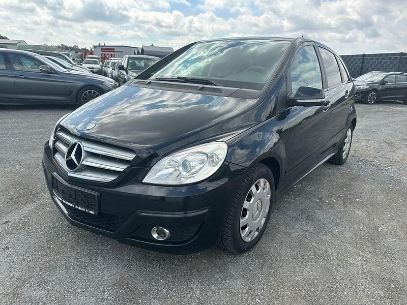Schwarz Gebraucht 2010 Mercedes B180 Van / Kleinbus | 3.490 € (Superpreis) - Bild 1/4