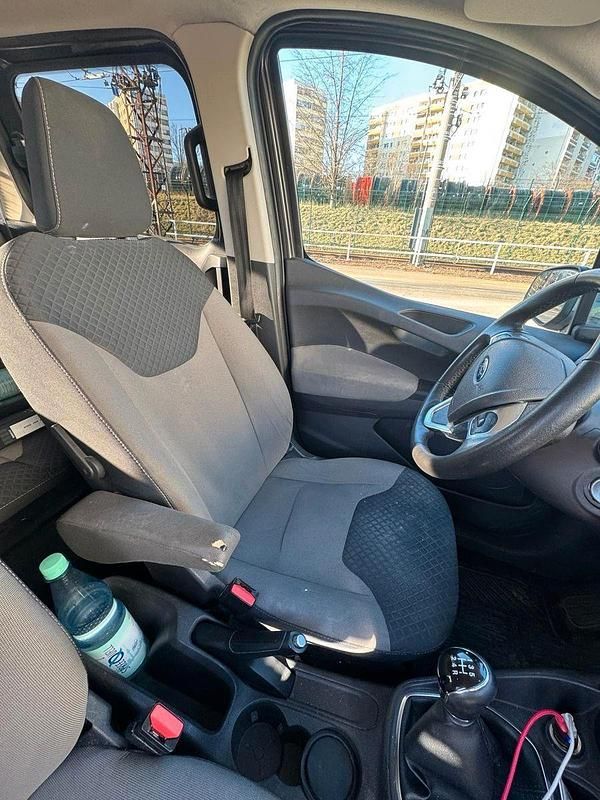 Gebraucht Ford Tourneo Courier Titanium 101 PS (74 kW) 2018 Grau Van / Kleinbus