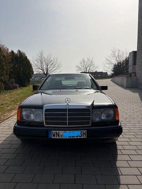 Gebraucht Mercedes 230 132 PS (97 kW) 1989 Schwarz Coupé