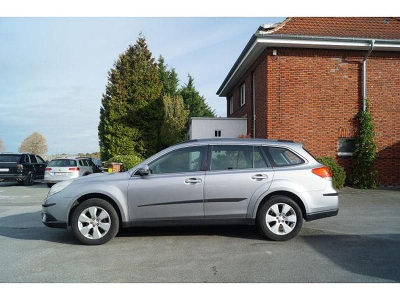 Second-hand Subaru Outback Active 150 CP (110 kW) 2010 Argintiu Break