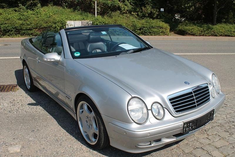 Silber Gebraucht 2002 Mercedes CLK230 Avantgarde Cabrio | 8.999 € (Fairer Preis) - Bild 1/4