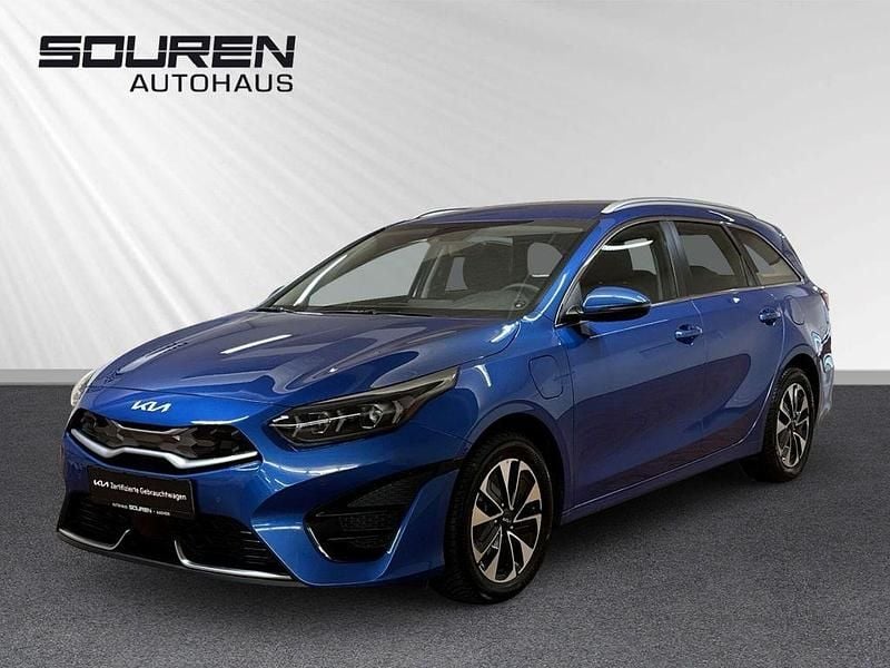 (b3l) blue flame met. Gebraucht 2024 Kia Ceed Sportswagon Spirit Kombi | 28.590 € (Fairer Preis) - Bild 1/4