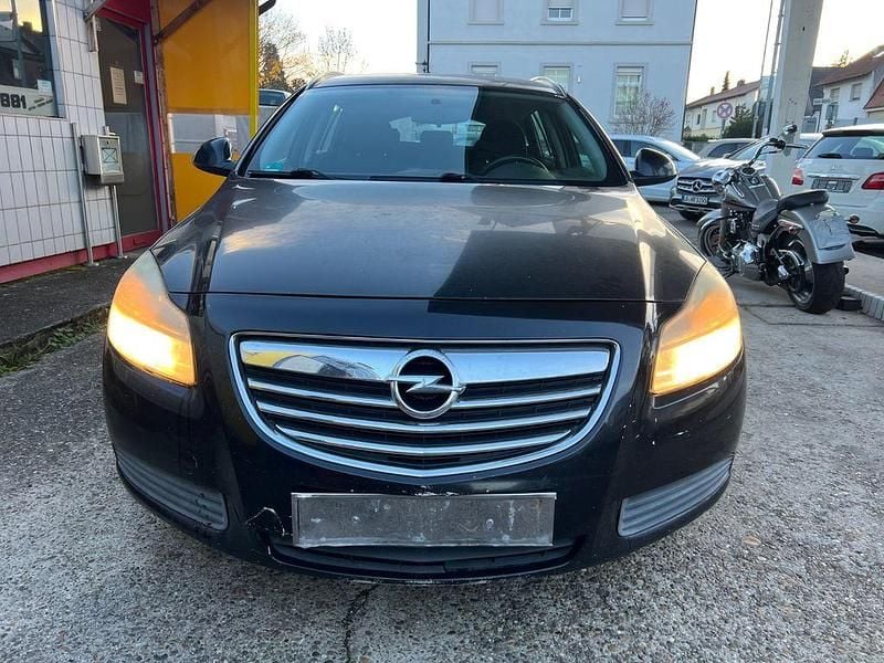 Gebraucht Opel Insignia Edition 131 PS (96 kW) 2010 Schwarz Kombi