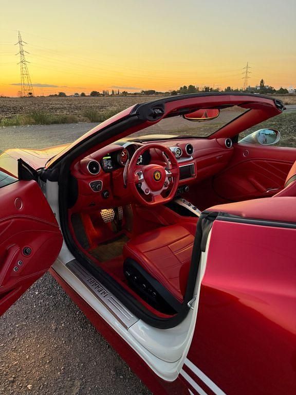 Weiß Gebraucht 2017 Ferrari California Cabrio | 144.500 € (Superpreis) - Bild 1/4