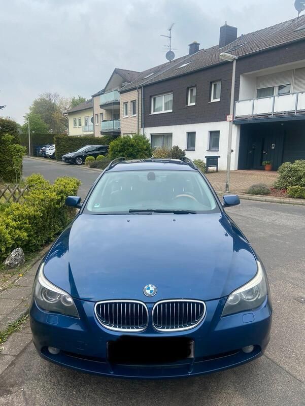 Blau Gebraucht 2006 BMW 523 Kombi | 2.200 € (Guter Preis) - Bild 1/4