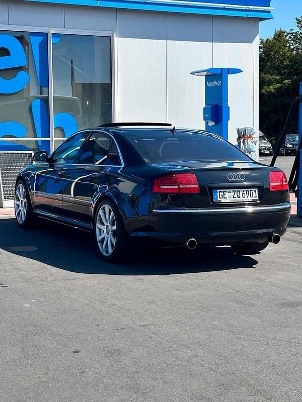 Schwarz Gebraucht 2009 Audi A8 Limousine | 7.500 € - Bild 1/4