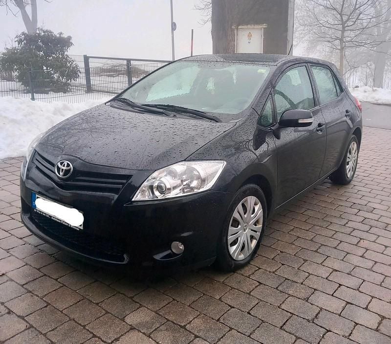 Gebraucht Toyota Auris 132 PS (97 kW) 2010 Schwarz Kleinwagen