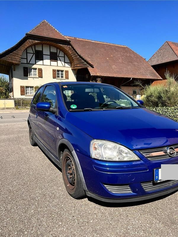 Blau Gebraucht 2005 Opel Corsa Edition Limousine | 1.995 € (Teuer) - Bild 1/4