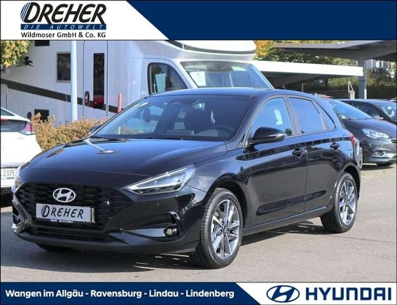 Abyss black Gebraucht 2025 Hyundai i30 Advantage Kleinwagen | 24.390 € (Etwas zu teuer) - Bild 1/4