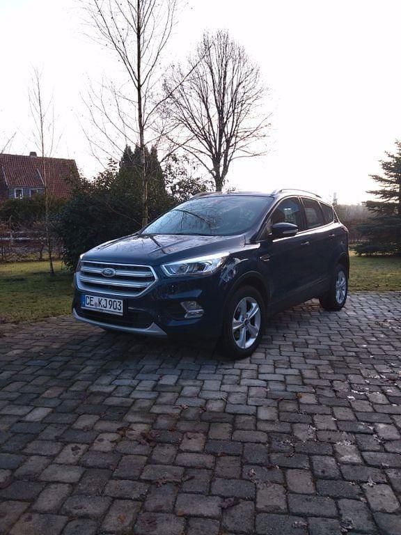 Gebraucht Ford Kuga Trend 150 PS (110 kW) 2017 Blau SUV