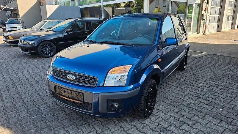 Blau Gebraucht 2010 Ford Fusion Style Limousine | 2.890 € (Fairer Preis) - Bild 1/4