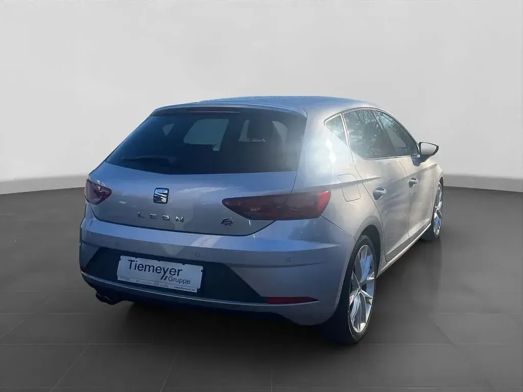 Usata Seat Leon FR 150 CV (110 kW) 2019 Argento Berlina