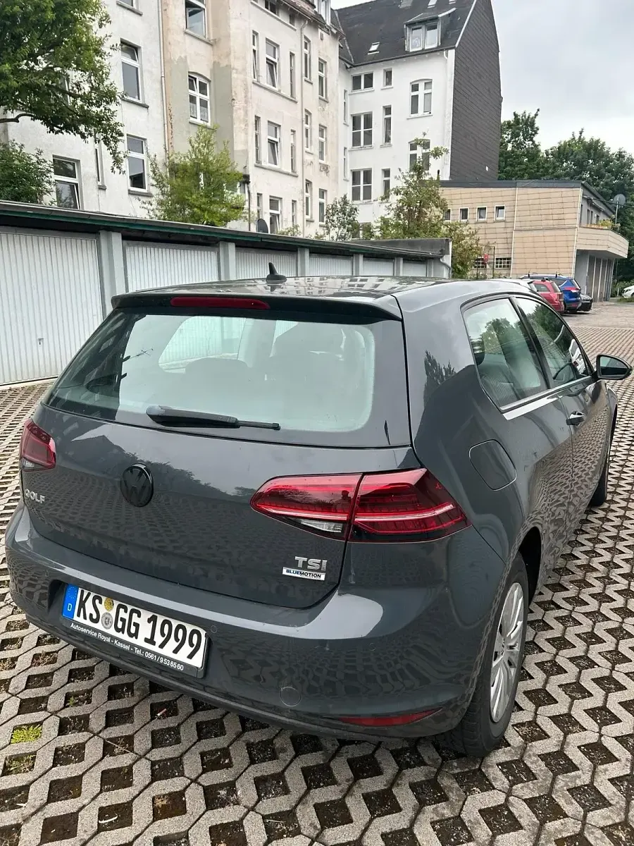 Gebraucht VW Golf VII 86 PS (63 kW) 2017 Grau Kleinwagen