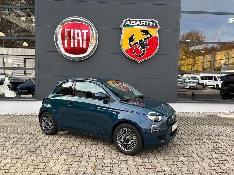 Grün Gebraucht 2021 Fiat 500e Icon Kleinwagen | 17.690 € (Fairer Preis) - Bild 1/4