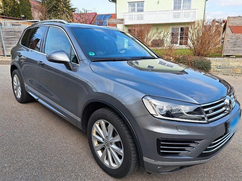 Gebraucht VW Touareg Exclusive 262 PS (192 kW) 2016 Grau SUV