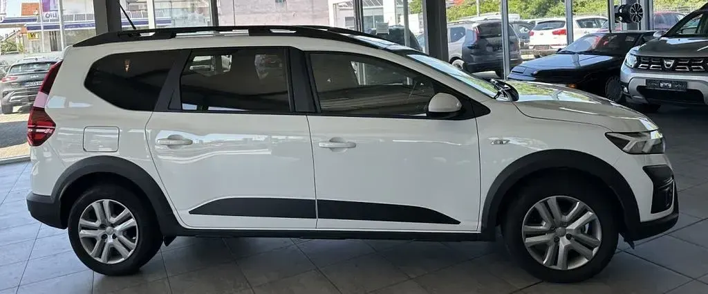 Gebraucht Dacia Jogger Expression 101 PS (74 kW) 2023 Weiß Van / Kleinbus