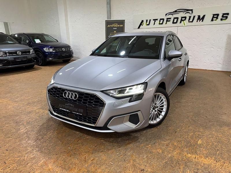 Silber Gebraucht 2023 Audi A3 Advanced Limousine | 25.490 € (Fairer Preis) - Bild 1/4