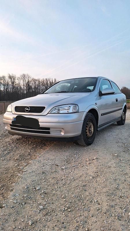 Second-hand Opel Astra 75 CP (55 kW) 1999 Argintiu Berlinǎ