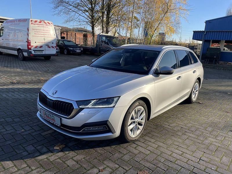 Gebraucht Skoda Octavia First Edition 150 PS (110 kW) 2021 Silber Kombi