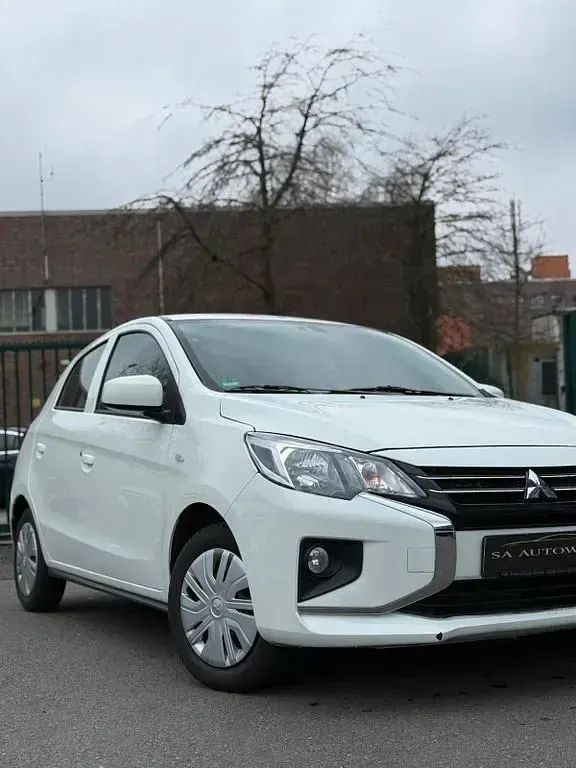 Gebraucht Mitsubishi Space Star Basis 71 PS (52 kW) 2021 Weiß Kleinwagen