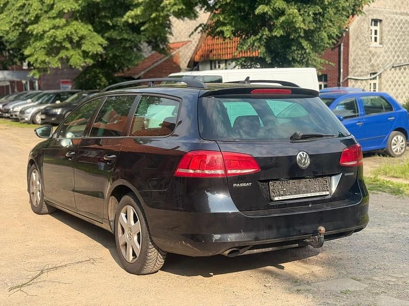 Gebraucht VW Passat 105 PS (77 kW) 2013 Schwarz Kombi
