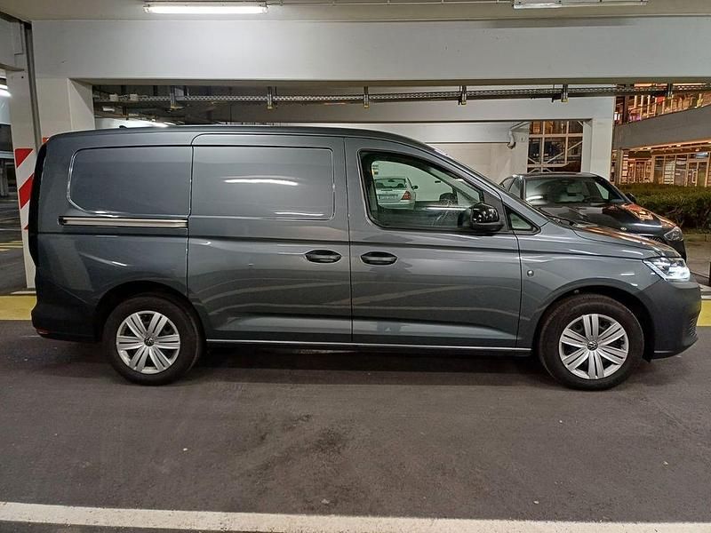 Gebraucht VW Caddy Maxi Basis 122 PS (89 kW) 2022 Indiumgrau Van / Kleinbus