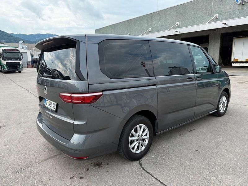 Gebraucht VW Multivan 150 PS (110 kW) 2023 Grau Van