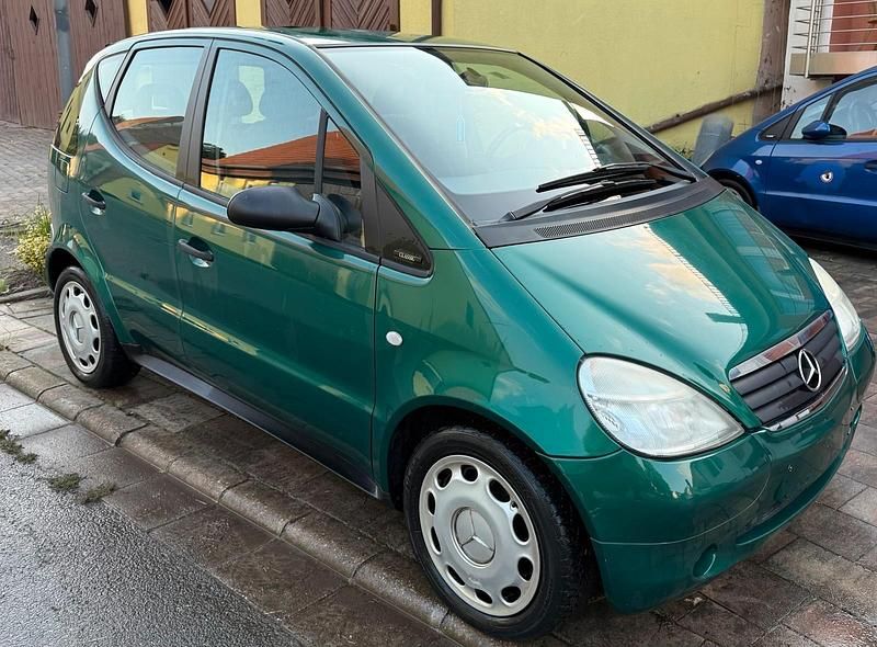 Grün Gebraucht 1999 Mercedes A160 Kleinwagen | 2.200 € (Fairer Preis) - Bild 1/4