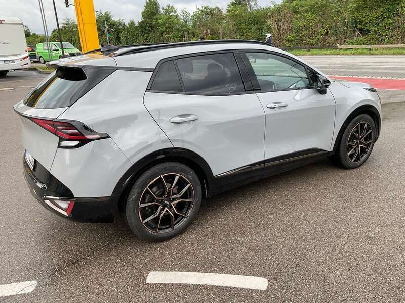 Grau Gebraucht 2023 Kia Sportage SUV | 33.000 € (Fairer Preis) - Bild 1/4