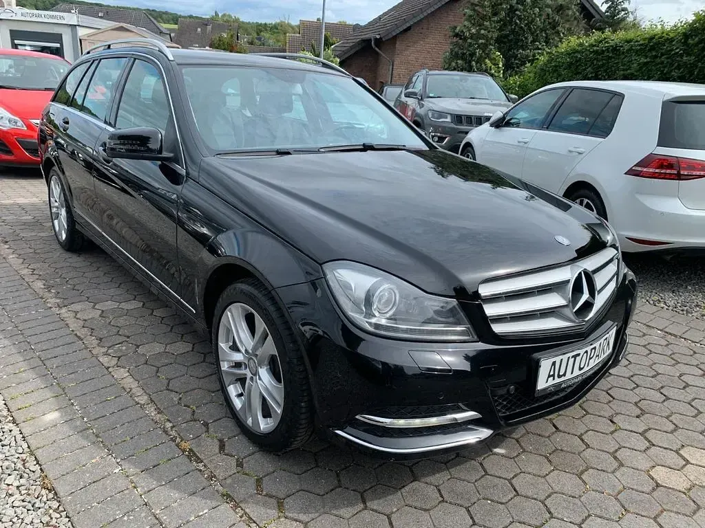 Gebraucht Mercedes C200 136 PS (100 kW) 2014 Schwarz Limousine