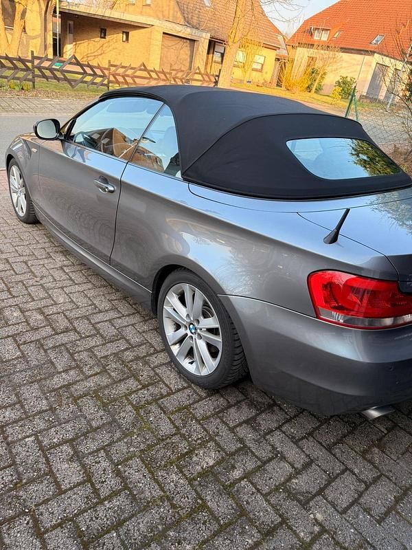 Gebraucht BMW 120 Cabriolet M Sport 177 PS (130 kW) 2012 Grau Cabrio