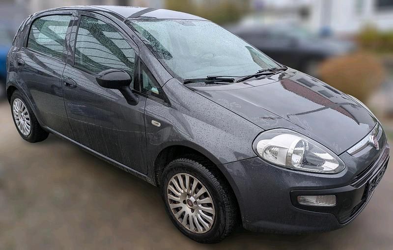 Grau Gebraucht 2010 Fiat Punto Evo Kleinwagen | 2.600 € (Guter Preis) - Bild 1/4