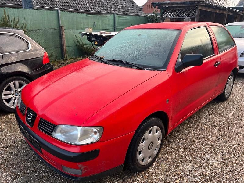 Rot Gebraucht 2000 Seat Ibiza Kleinwagen | 1.450 € (Fairer Preis) - Bild 1/4